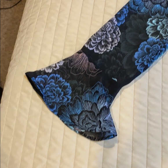 Blouse - Picture 3 of 4